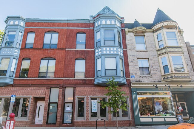 Primary Photo - 903 W Armitage Ave