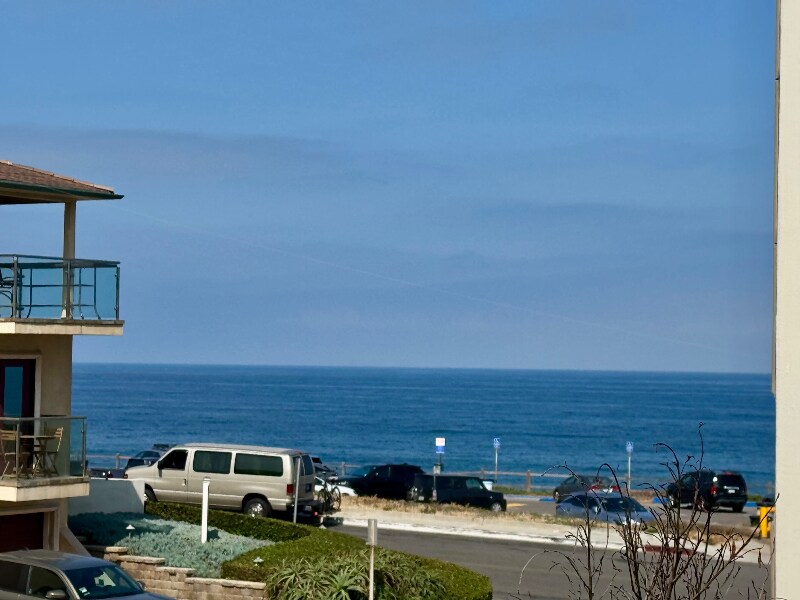 Building Photo - 110 Paseo De La Concha