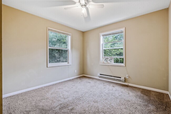 Building Photo - MUST SEE 5BD/2BA in Como near U of M! Avail. 9/1/26