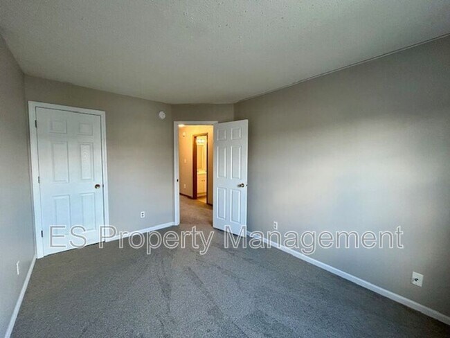 Building Photo - 6316 Long River Ln