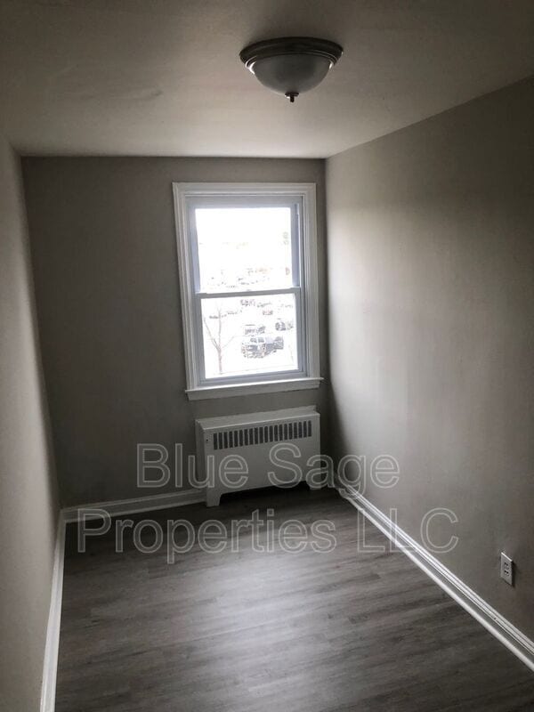 Building Photo - 813 Windermere Ave