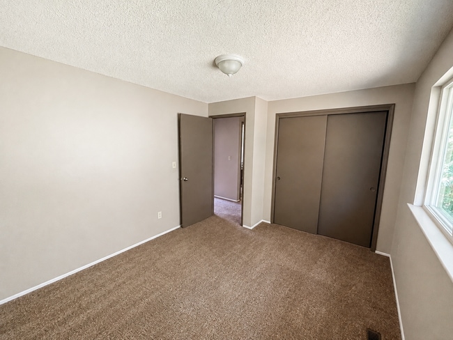 Building Photo - 11080 N Skagit St