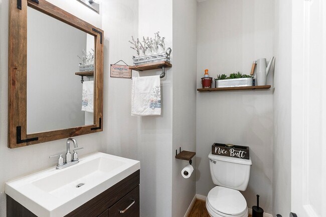 Building Photo - 51 Silver Bayou Ct