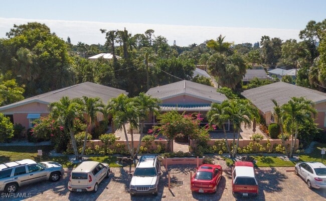 Building Photo - 742 109th Ave N