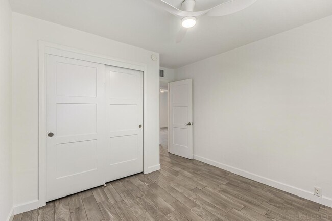 Building Photo - 6631 N 12th Pl