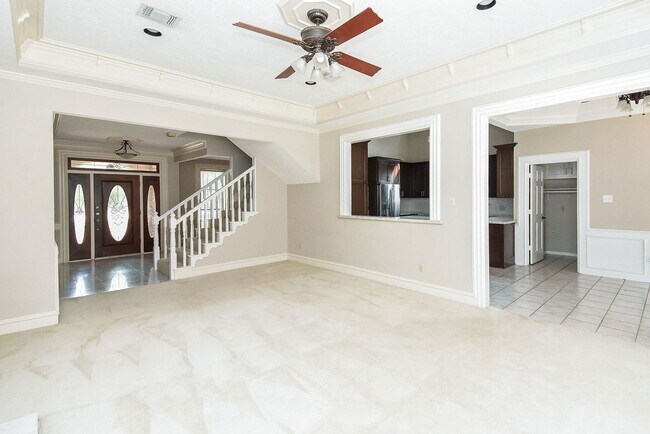 Building Photo - 127 Rush Haven Dr