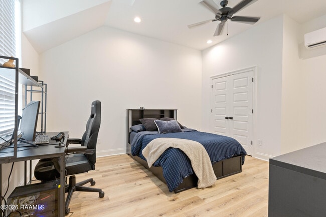 Building Photo - 105 Sleeply Vw Dr