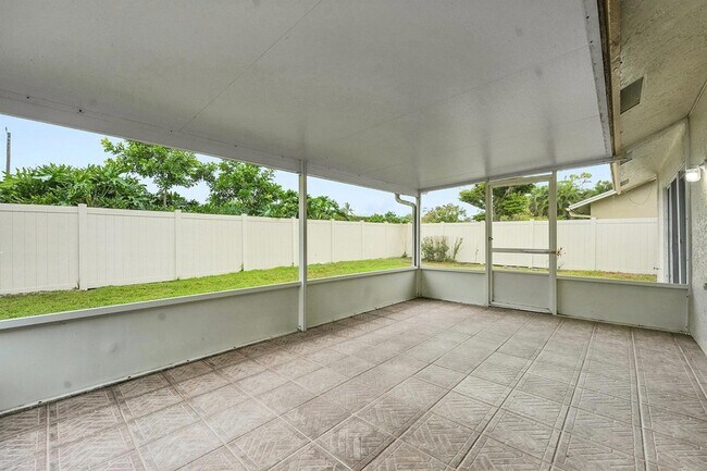 Building Photo - 13048 Meadowbreeze Dr