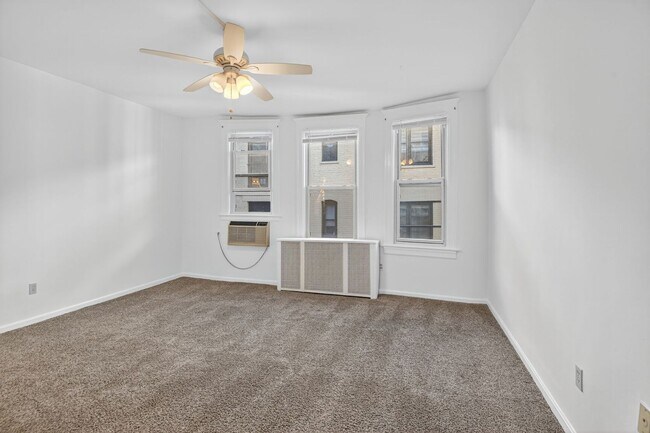 Building Photo - Available Now! 2Bd / 1.5Ba in the Heart of Adams Morgan!