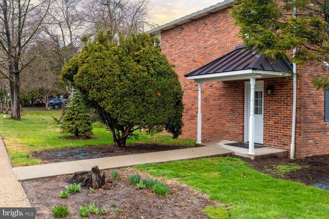 Building Photo - 429 Edgemont Ave