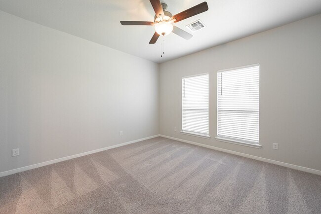 Building Photo - Pre-Leasing Now for Mid-July – Westfield C...
