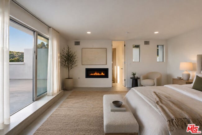 Building Photo - 1591 Lindacrest Dr