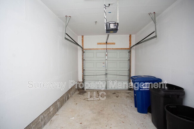 Building Photo - 15 Fawn Ct