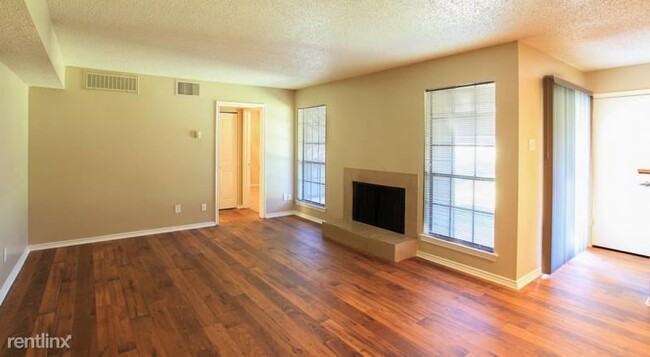 Building Photo - 1 br, 1.5 bath Condo - 2452 Highway 121 Fl...