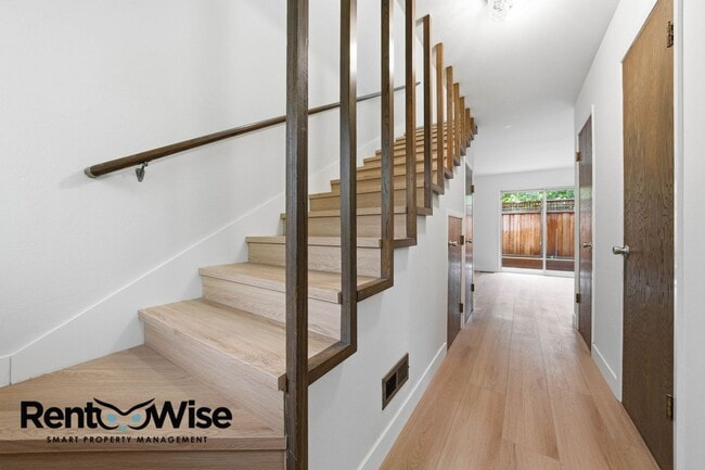 Building Photo - 569 Addison Ave