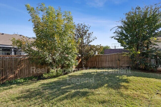 Building Photo - 8012 Greenwood Dr