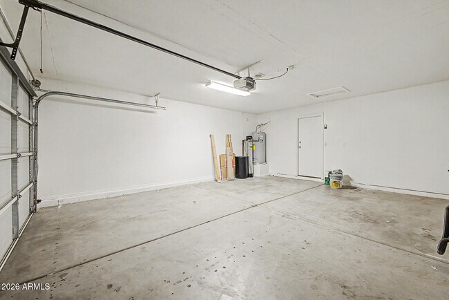Building Photo - 504 S 7th St