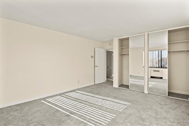 Building Photo - 2501 East Ave