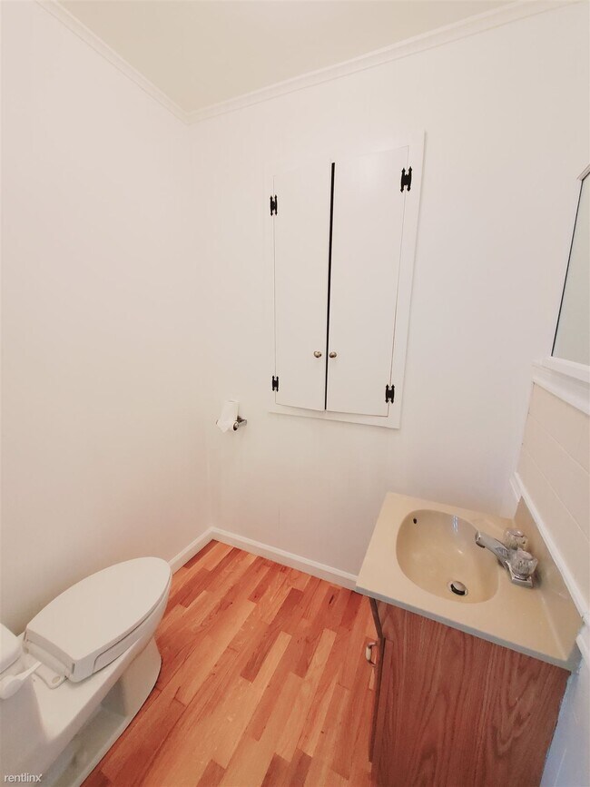 Building Photo - 2 br, 1.5 bath Townhome - 53 Anderson St