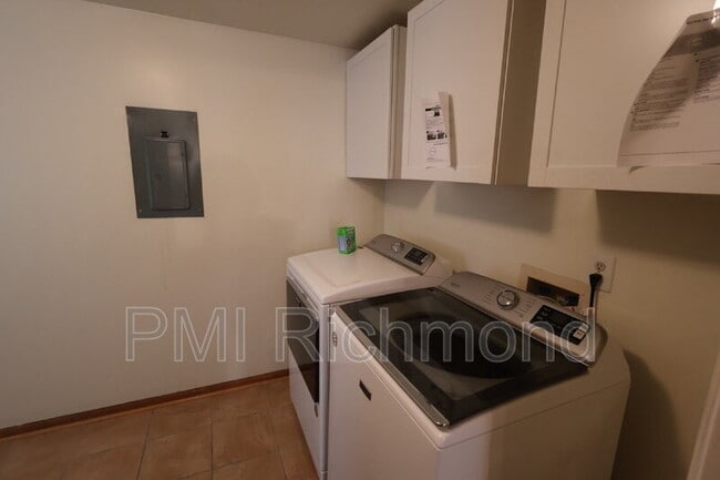 Building Photo - 15808 Tinsberry Pl