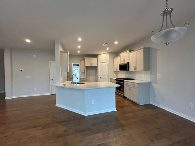 Building Photo - 2560 Quarterdeck Dr