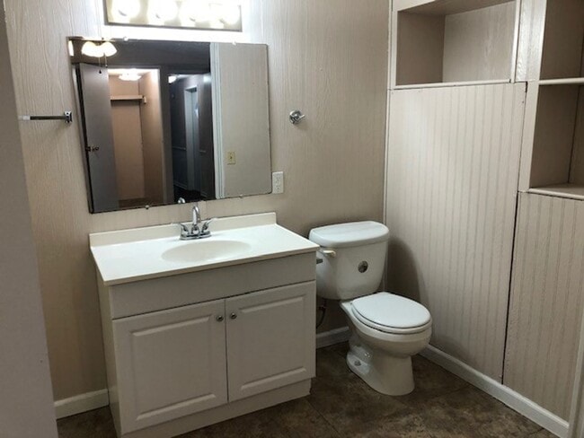 Building Photo - 2 bedroom,  2 bath Modular: Available May 2026!