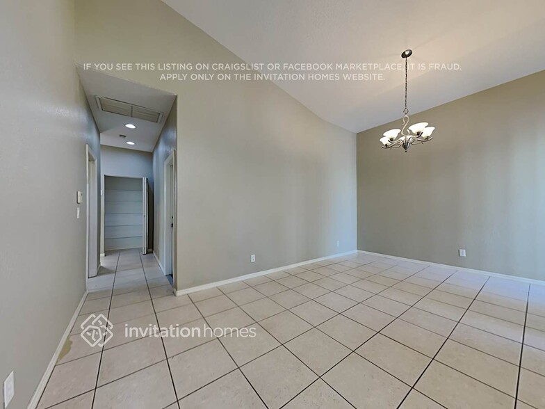 Building Photo - 5842 NW 119th Dr