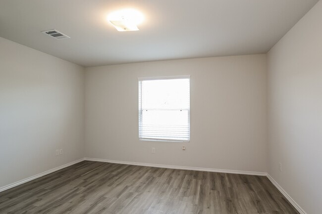 Building Photo - 4803 Giant Sequoia Way
