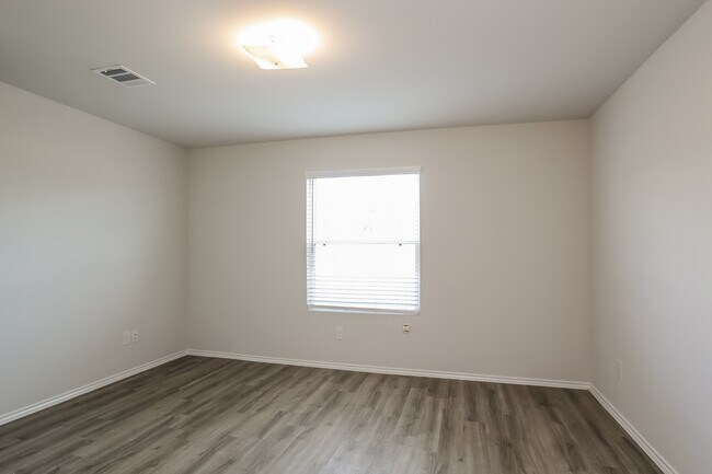 Building Photo - 5011 Sessile Trl