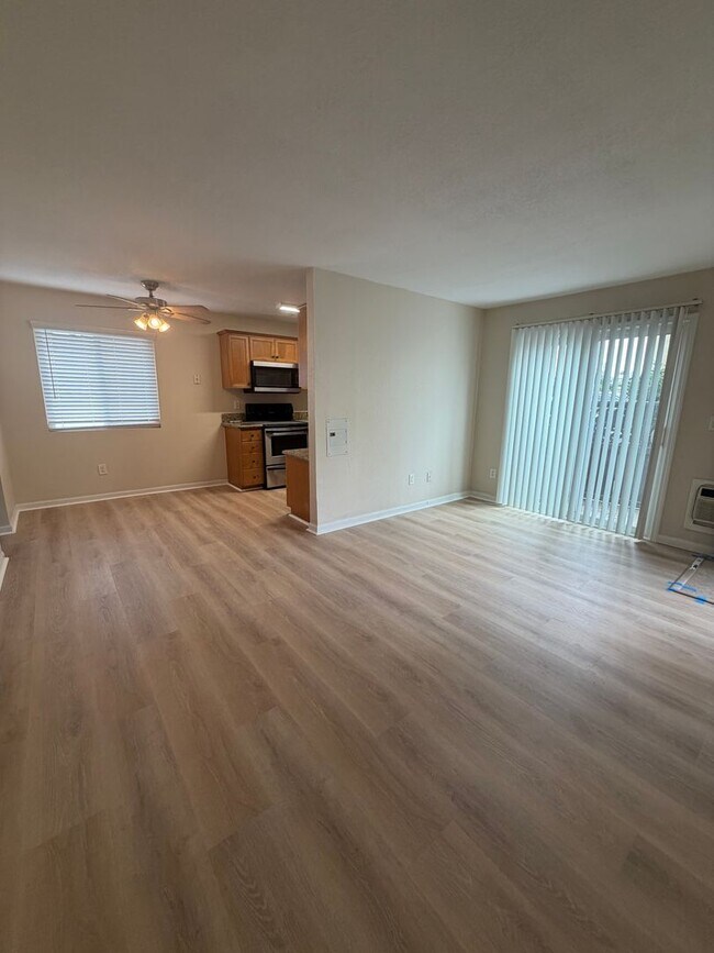 Building Photo - BEADNELL-QUIET UPGRADED CONDO IN GATED COMMUNITY W/ POOL