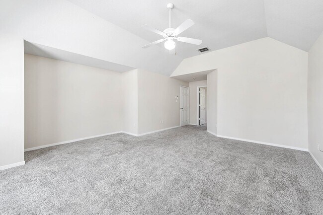 Building Photo - 7902 Feather Springs Dr