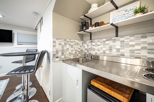 Building Photo - Basement