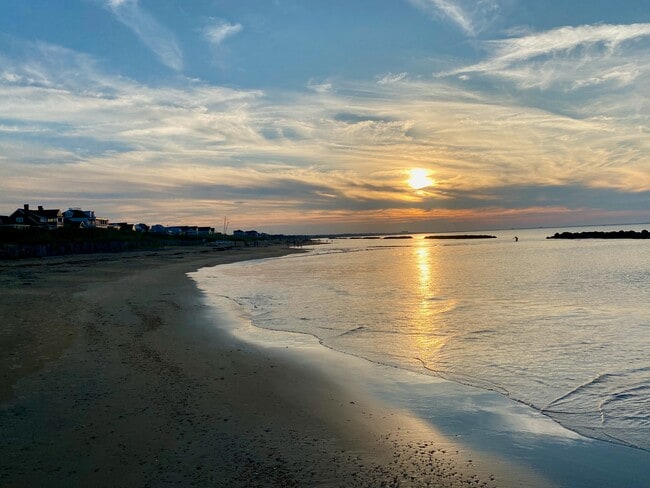 Building Photo - 9517 23rd Bay St