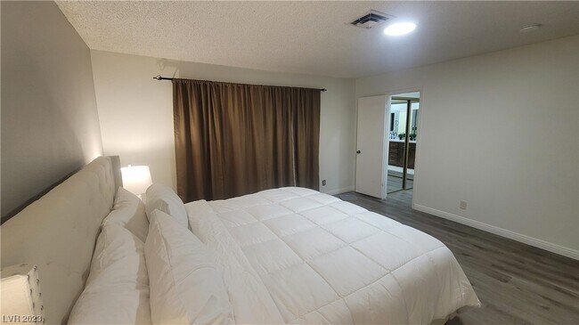 Building Photo - 2400 El Brio Ct