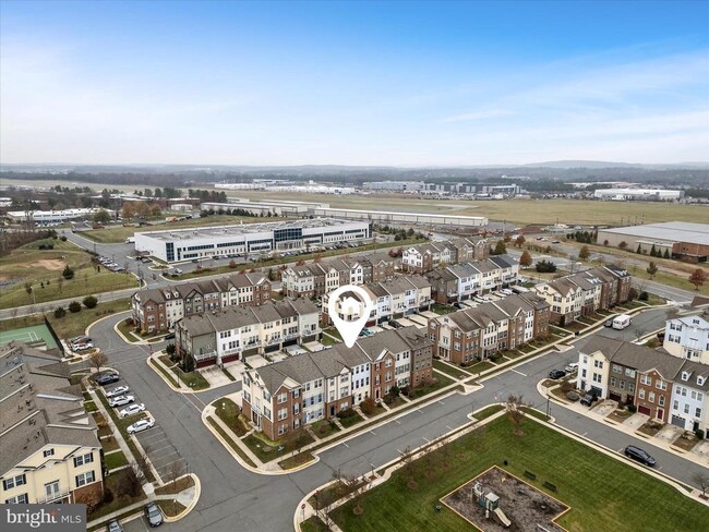 Building Photo - 507 Flameflower Terrace SE