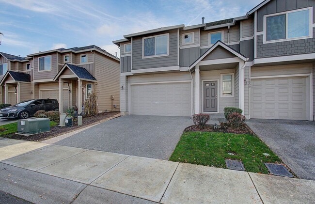 Building Photo - 3 BR, 2.5 BA Creekwood Townhome - $500 OFF 1st Mo. Rent!