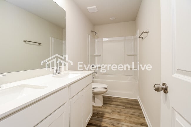 Building Photo - ready