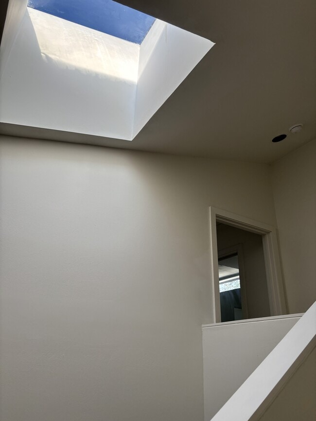 Building Photo - 2909 Albany St