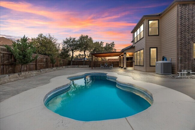 Building Photo - Move-In Ready Home with Resort-Style Backyard