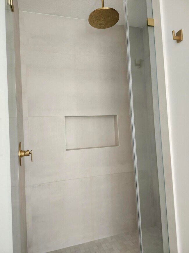 Building Photo - 11663 Sunrise View Ln