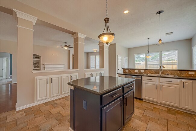 Building Photo - 7214 Glenwick Ct