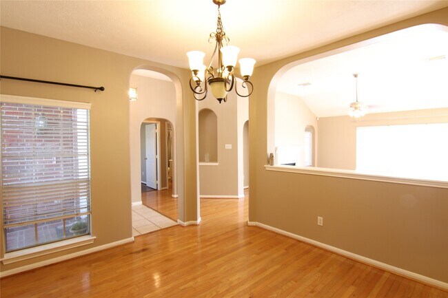 Building Photo - 3607 Stratford Arms Ln