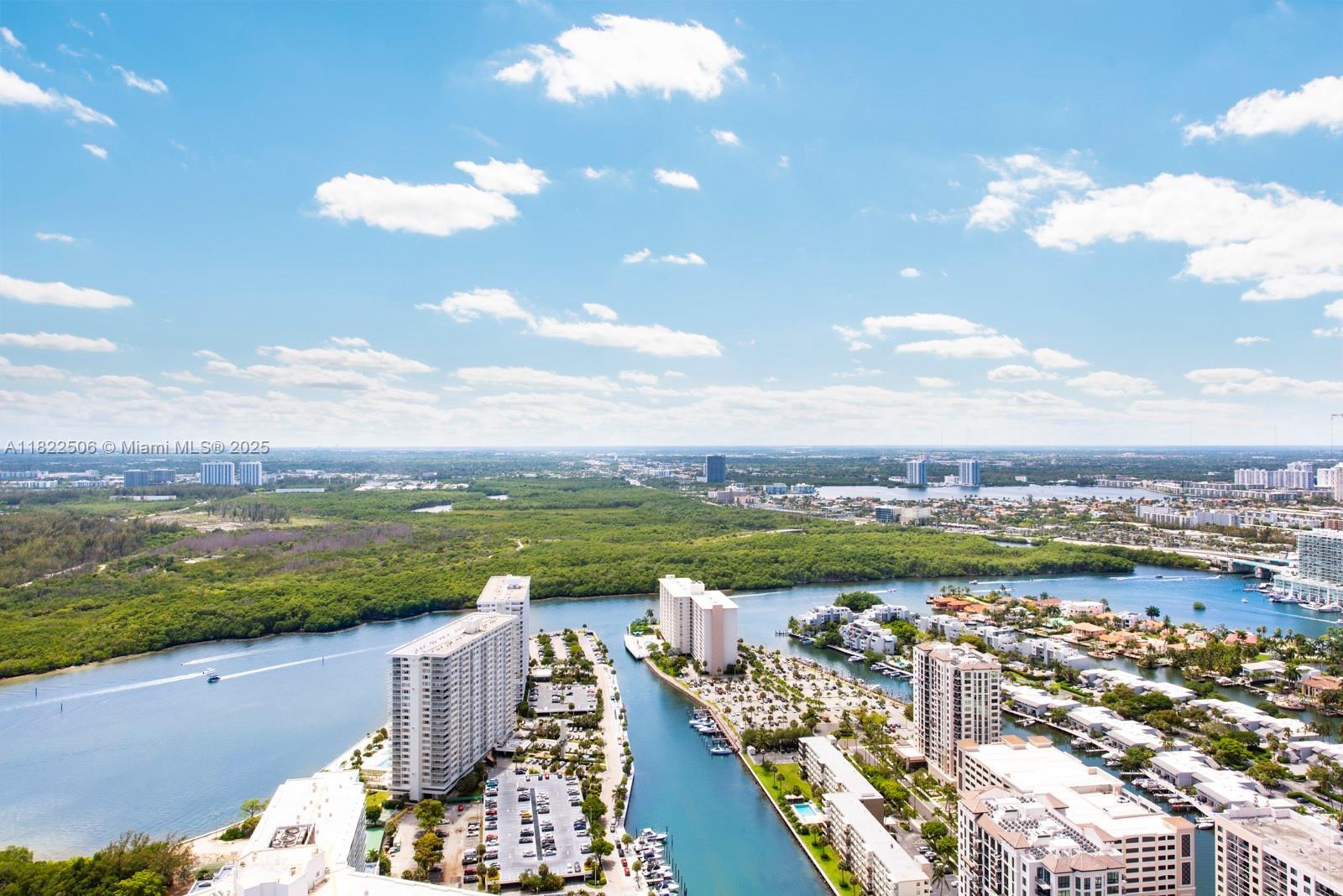 Building Photo - 15701 Collins Ave