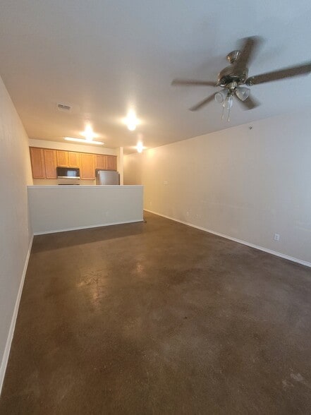 Building Photo - 10806 Mathom Landing