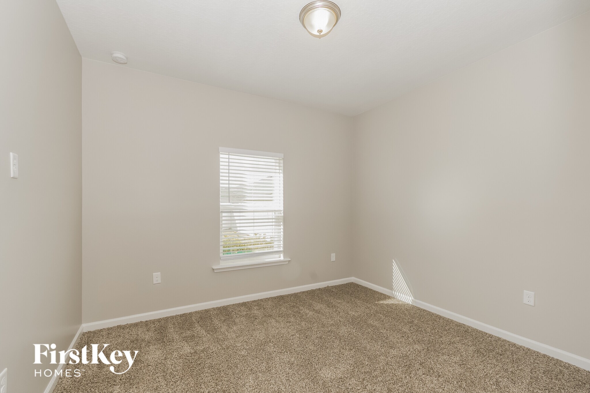 Building Photo - 15717 Spotted Saddle Cir