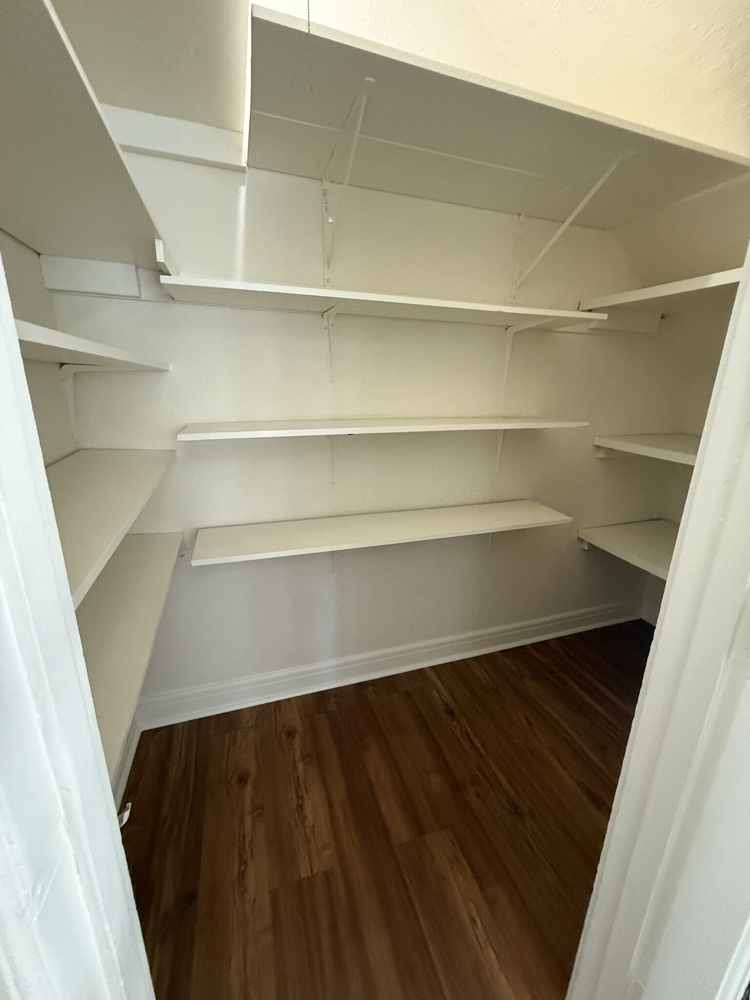 Building Photo - 2949 Raymond Ave