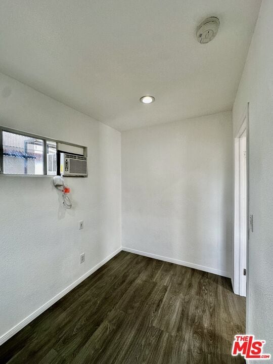 Building Photo - 523 1/2 W 56th St