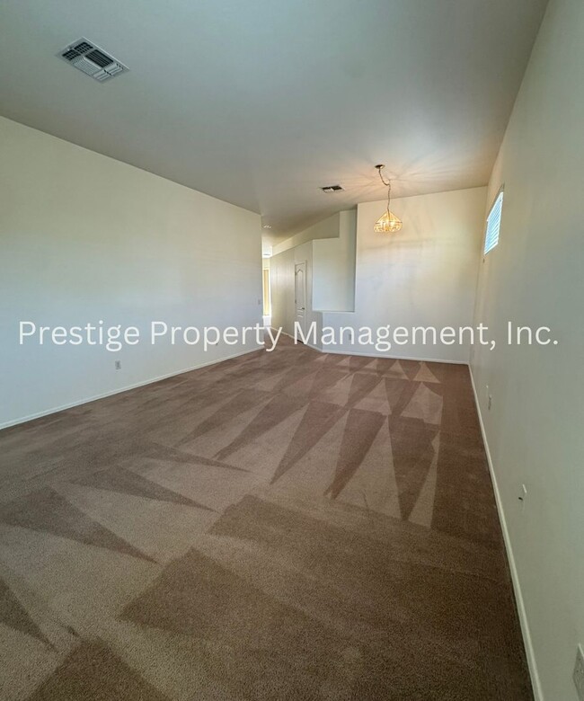 Building Photo - 3/2 Spacious Vail Home, Must See!