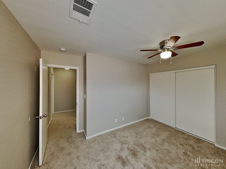 Building Photo - 1933 Desert Sage Ave