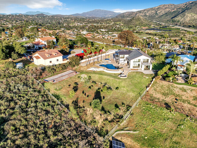 Building Photo - 14692 Ranch Trail Dr